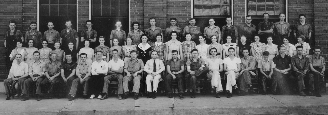 1930s photo of the H.E. Williams Products Company workforce.